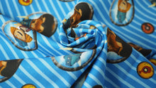 Laden Sie das Bild in den Galerie-Viewer, Canvas Baumwollstoff Lizenzstoff Wickie in Blau gestreift mit Motiv
