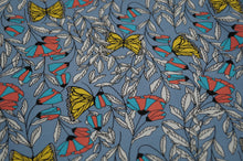Laden Sie das Bild in den Galerie-Viewer, NEU! Jersey / Baumwolljersey Stahlblau mit Schmetterling-Blumenmuster
